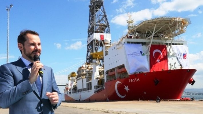 Türkiye'nin ilk sondaj gemisi Fatih göreve çıktı