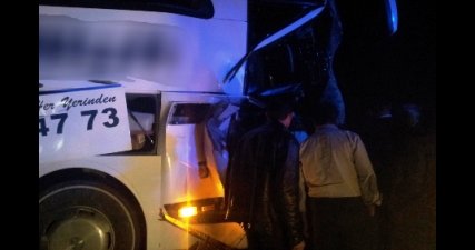 Sondaj Kamyonu Otobüsle Çarpıştı: 13 Yaralı